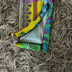 A bold statement of Versace style, these stretch leggings